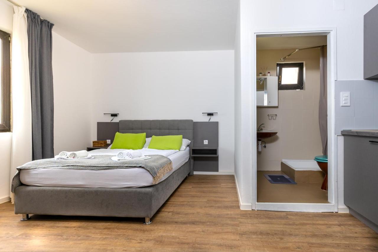 Apartments Dida Sime 스타리그라드 파클레니차 외부 사진