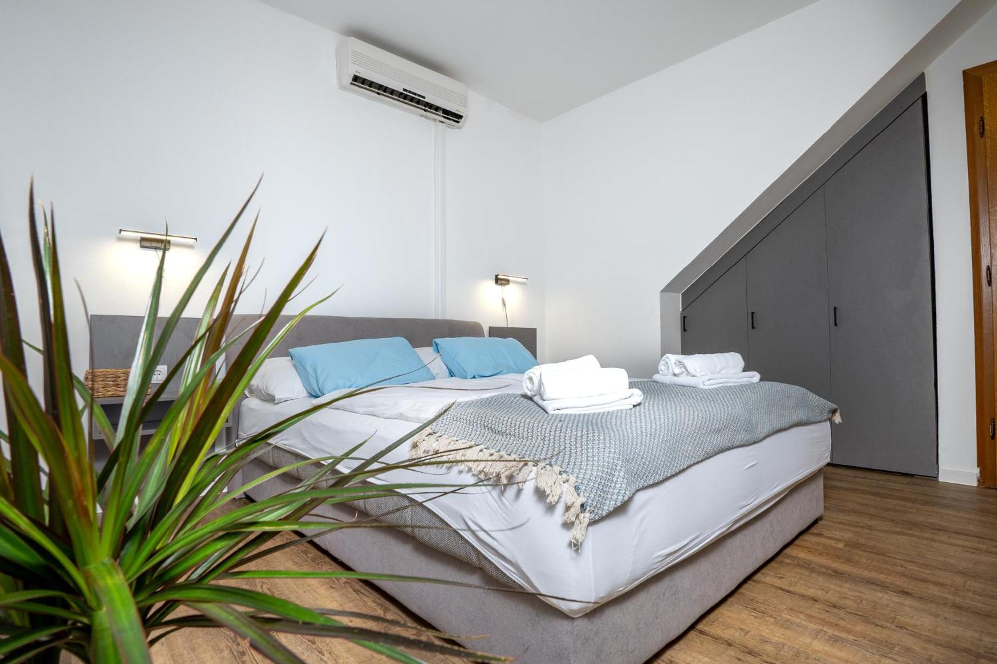 Apartments Dida Sime 스타리그라드 파클레니차 외부 사진