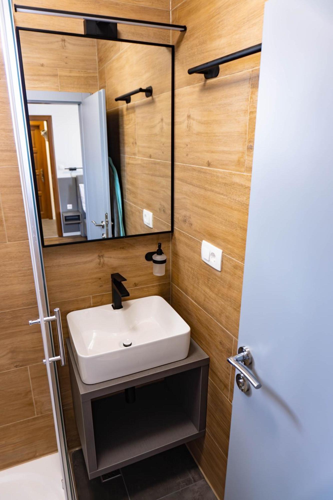 Apartments Dida Sime 스타리그라드 파클레니차 외부 사진